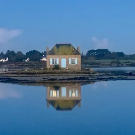 Avel Mor Et Sa Vue Imprenable Sur L'ile De St Cado