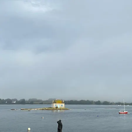Avel Mor Et Sa Vue Imprenable Sur L'ile De St Cado Belz